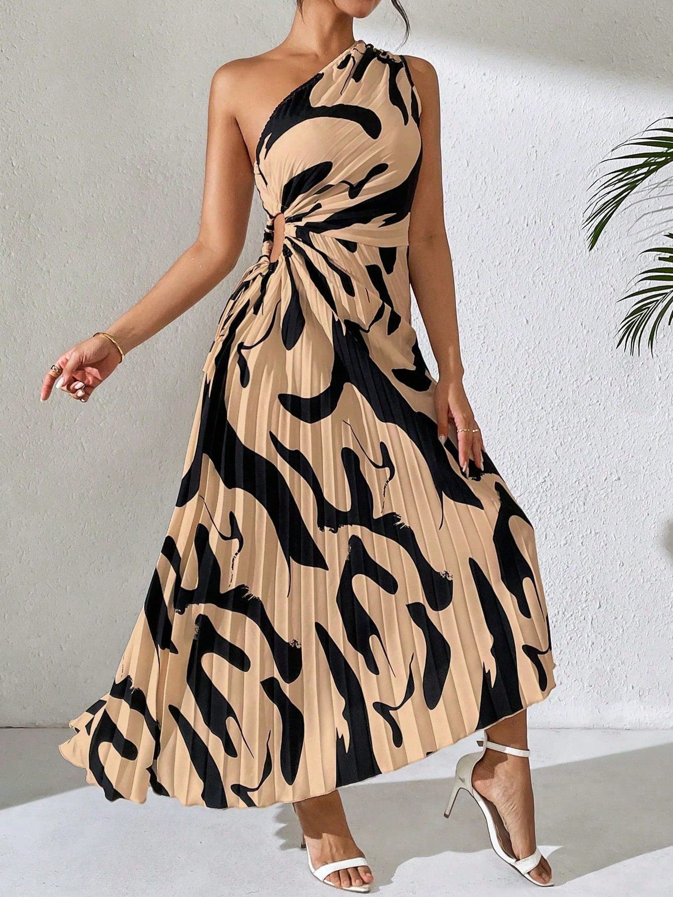 Vestido Longo Plissado Assimétrico Castanho